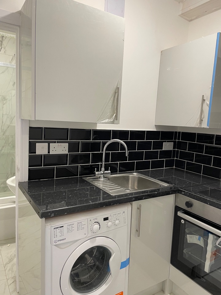 Erith Studio Flat, Lower Gf, DA8 To Rent Now for £1,000.00 p/m