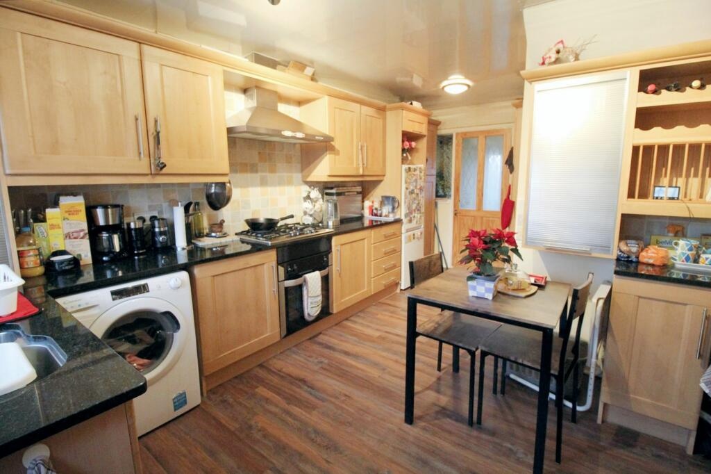 Newcastle Upon Tyne 3 Bed Terraced House, Fawdon Park Road, NE3 To