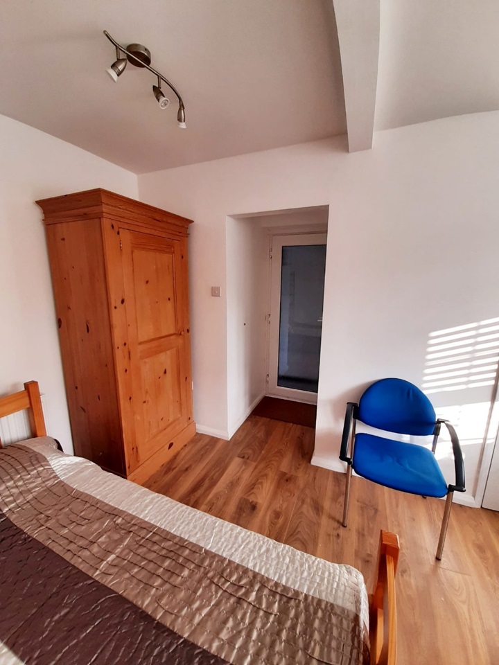 Merstham, Redhill Room in a Shared House, Malmstone Avenue, RH1 To