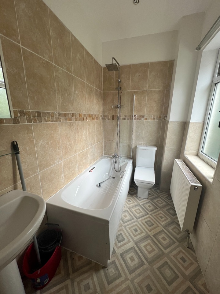 Irlam, Manchester 3 Bed Detached House, Silver Street, M44 To Rent Now for £1,050.00 p/m