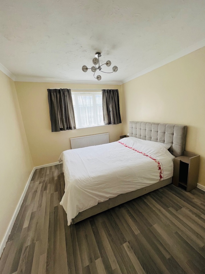 Slough Room in a Shared House, Marescroft Road, SL2 To Rent Now for