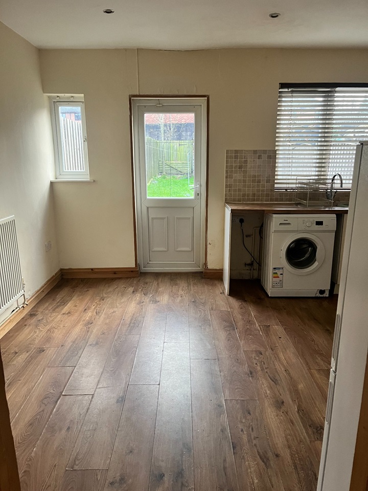 Coventry 2 Bed End Terrace, Crosbie Road, CV5 To Rent Now for £995.