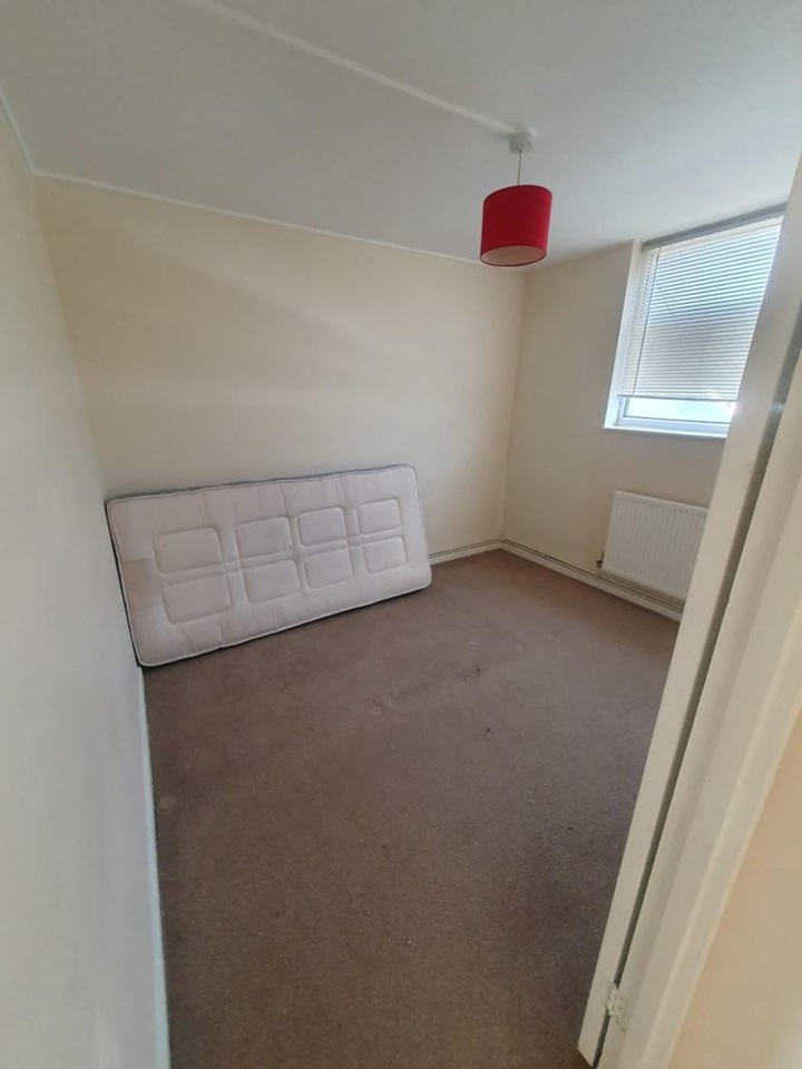 Upminster 3 Bed Flat, Corbets Tey Road, RM14 To Rent Now for £1,800