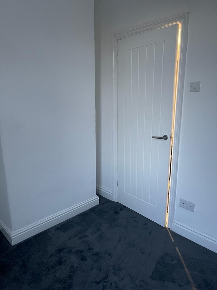 Hyde 2 Bed Terraced House, Street, SK14 To Rent Now for £