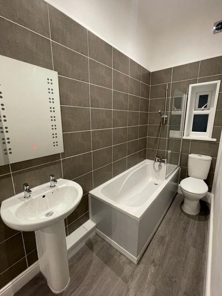 Hyde 2 Bed Terraced House, Street, SK14 To Rent Now for £