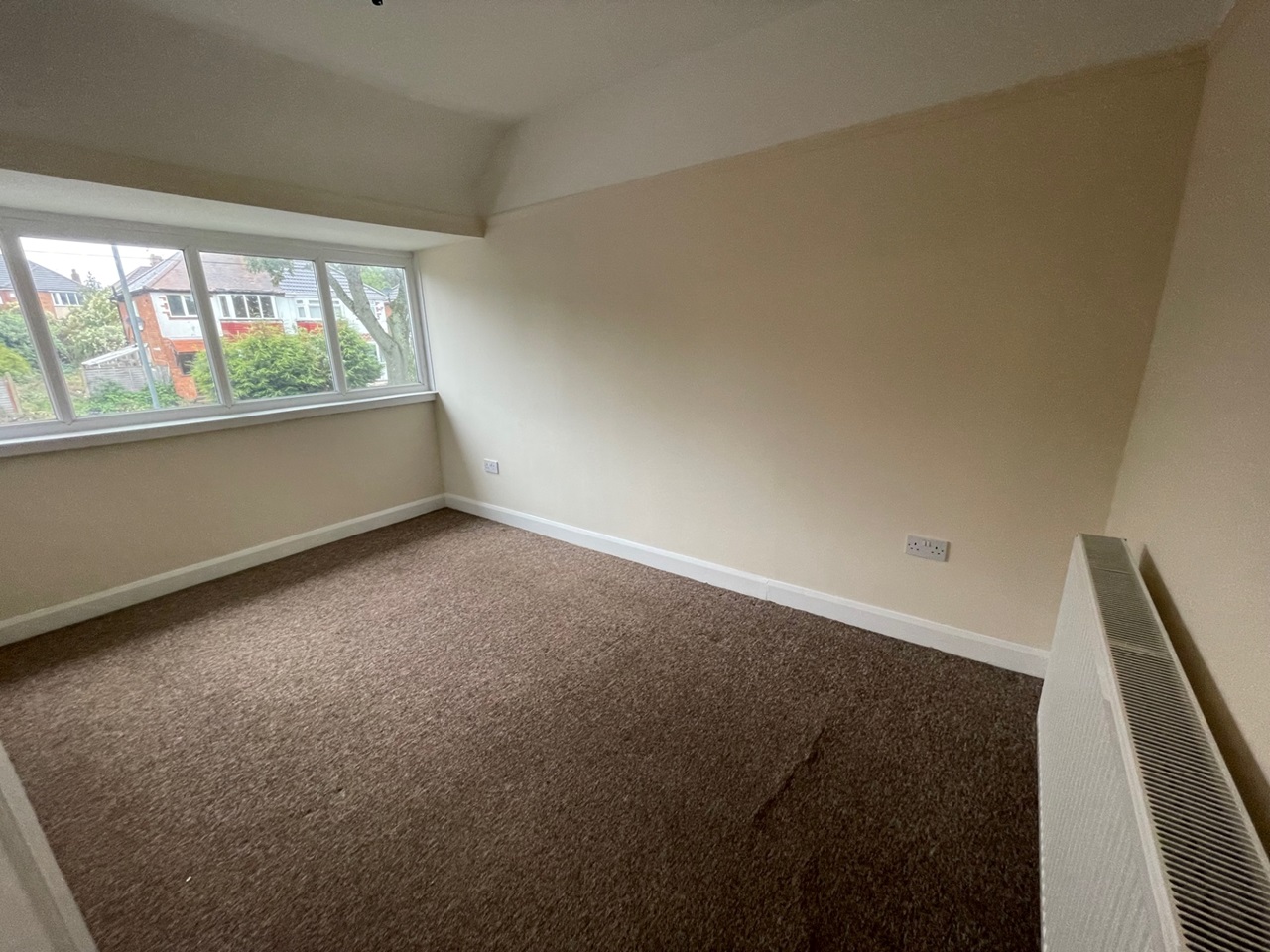 Birmingham 3 Bed SemiDetached House, Charlbury Crescent, B26 To