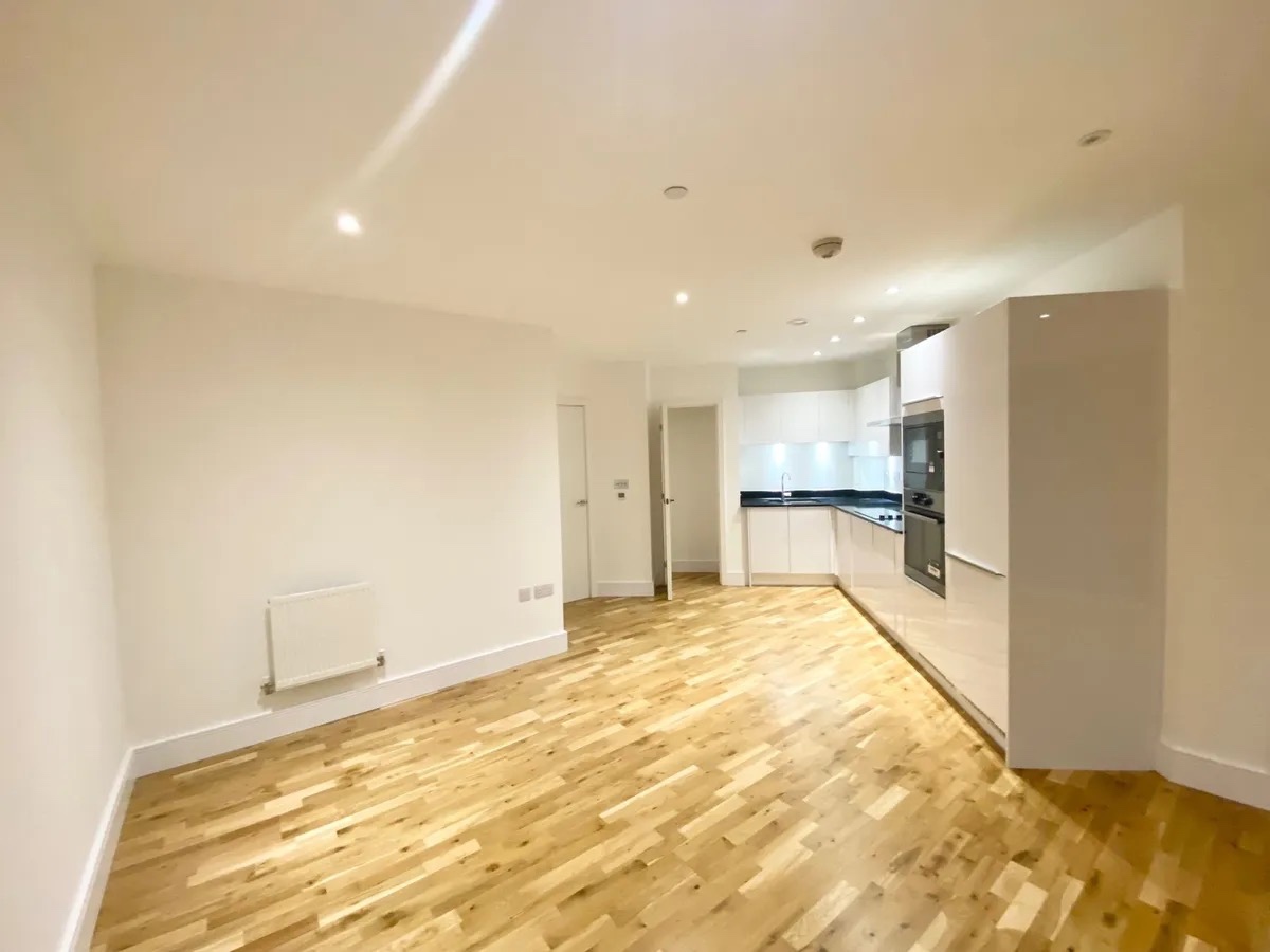 London 2 Bed Flat, Leven Road, E14 To Rent Now for £2,275.00 p/m