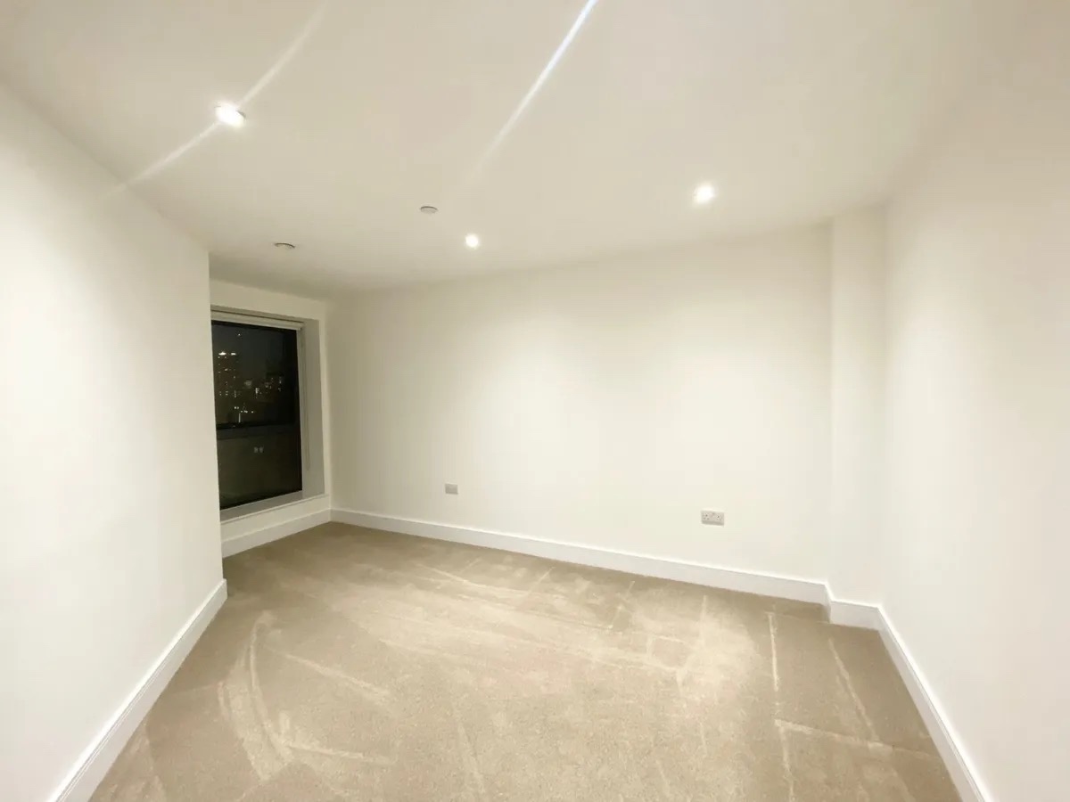 London 2 Bed Flat, Leven Road, E14 To Rent Now for £2,275.00 p/m