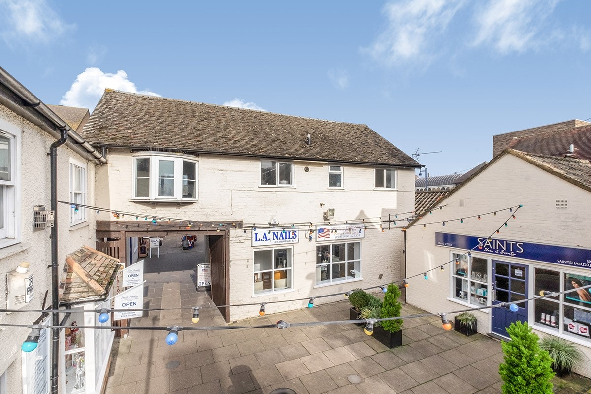 St. Neots 2 Bed Flat, Cross Keys Mews, PE19 To Rent Now for £975.00 p/m