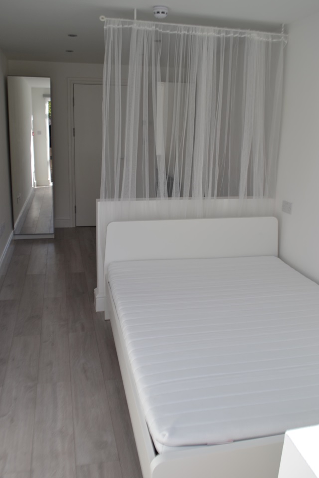 Ilford Studio Flat, Mayfair Avenue, IG1 To Rent Now for £900.00 p/m