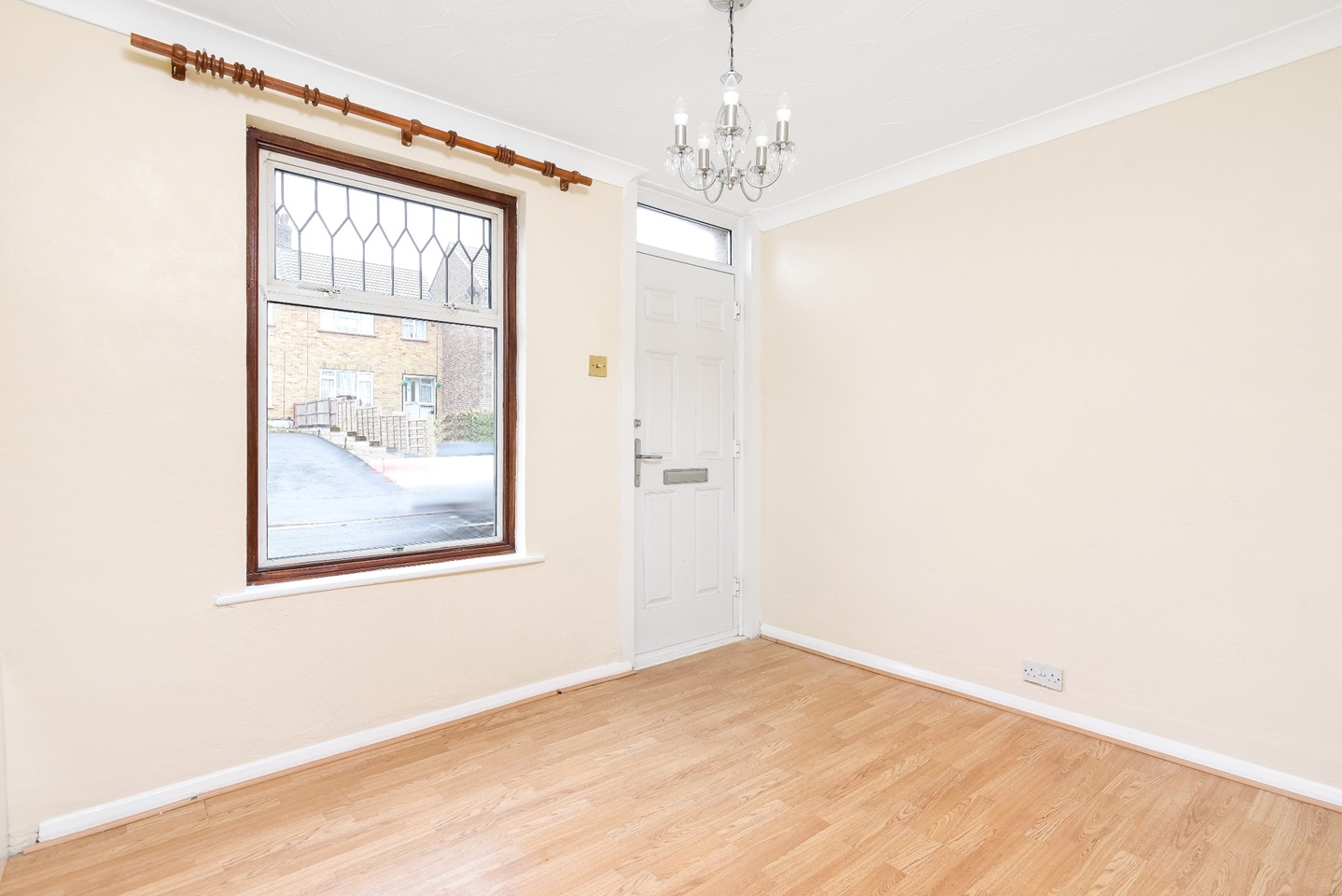 2 Bed SemiDetached House, Street, DA10 To