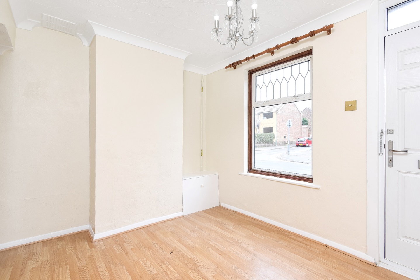 2 Bed SemiDetached House, Street, DA10 To