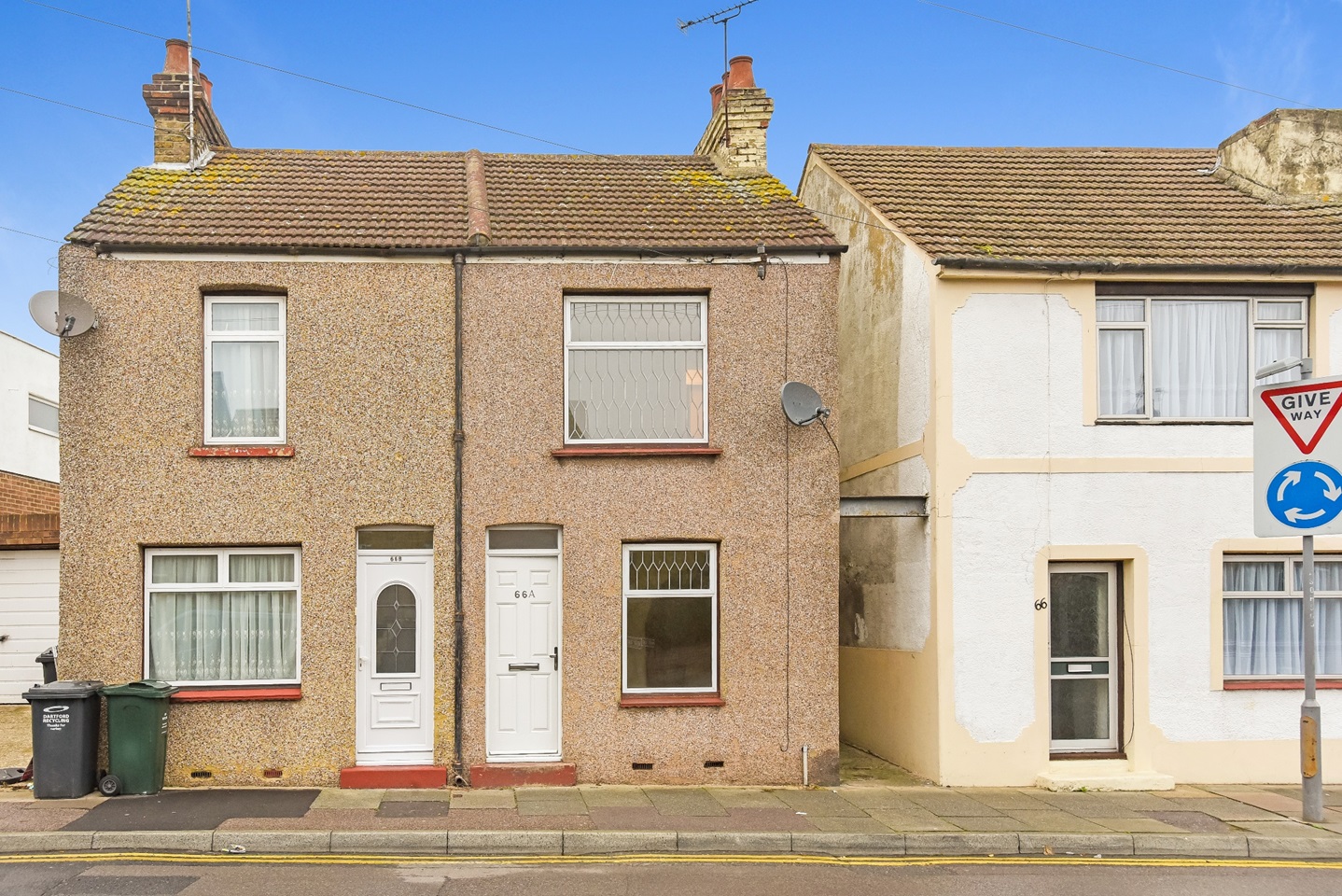 2 Bed SemiDetached House, Street, DA10 To