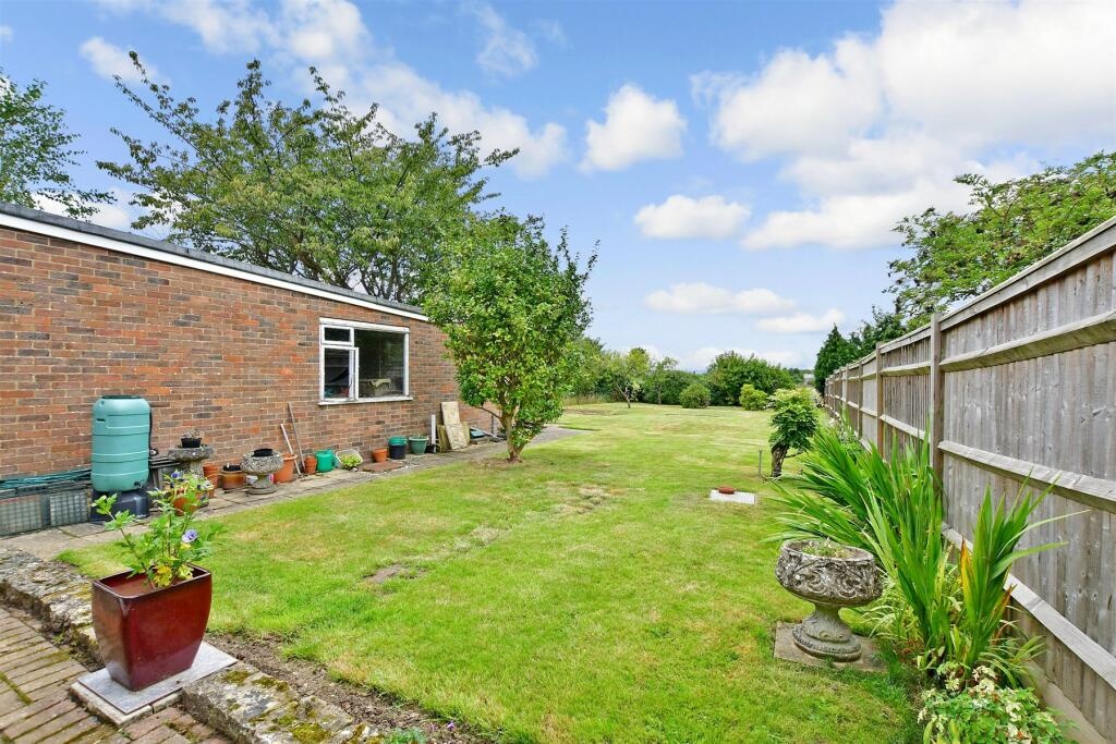 Boughton Monchelsea, Maidstone 4 Bed Detached House, Heath Road, ME17