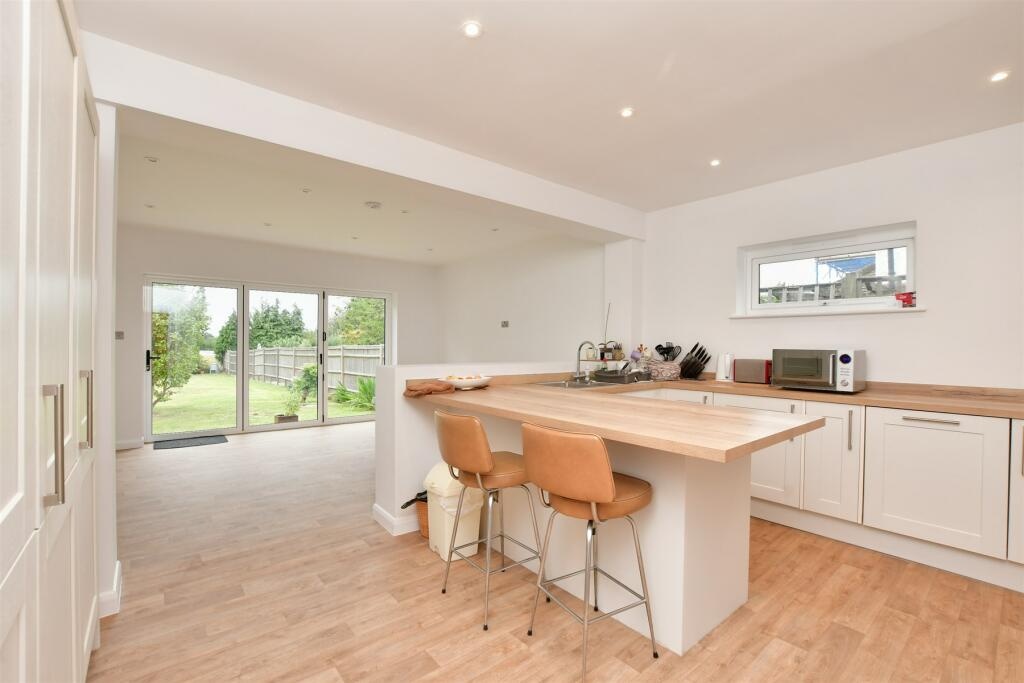 Boughton Monchelsea, Maidstone 4 Bed Detached House, Heath Road, ME17