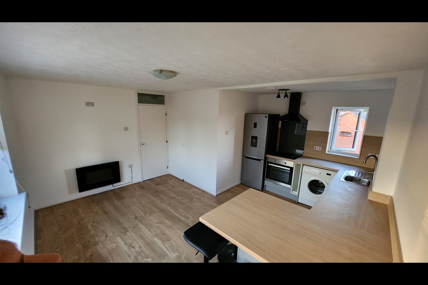 Chester 2 Bed Flat, Haydock Close, CH1 To Rent Now for £825.00 p/m