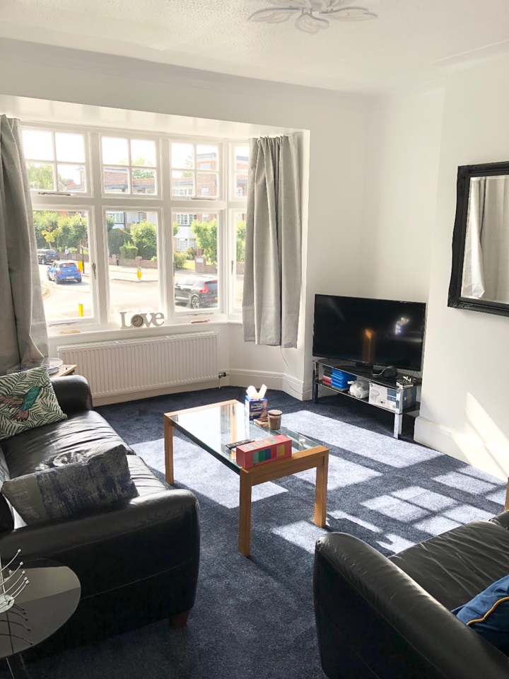 London 3 Bed Flat, Thorpe Hall Mansions, W5 To Rent Now for £2,100.