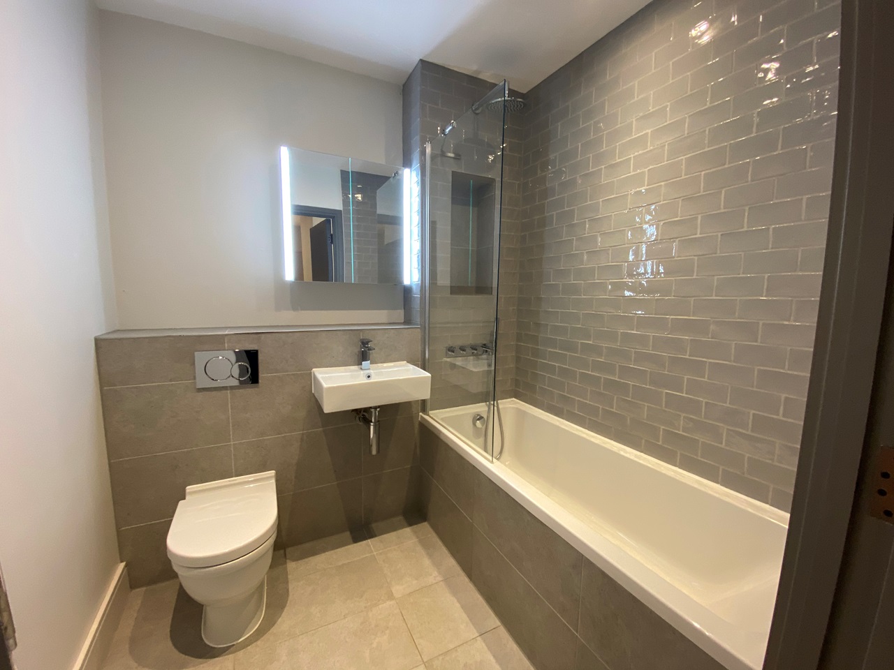 Slough 2 Bed Flat, Elvian House, SL1 To Rent Now for £1,425.00 p/m