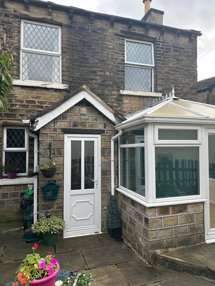 Huddersfield 2 Bed Terraced House, Burn Road, HD3 To Rent Now for £