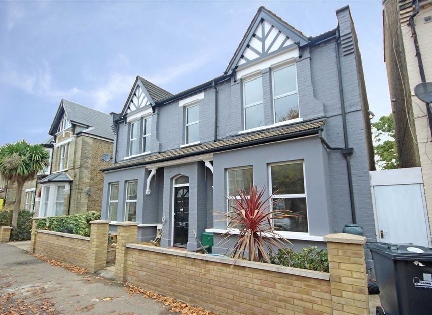 London 1 Bed Flat, Hastings Road, W13 To Rent Now for £1,650.00 p/m