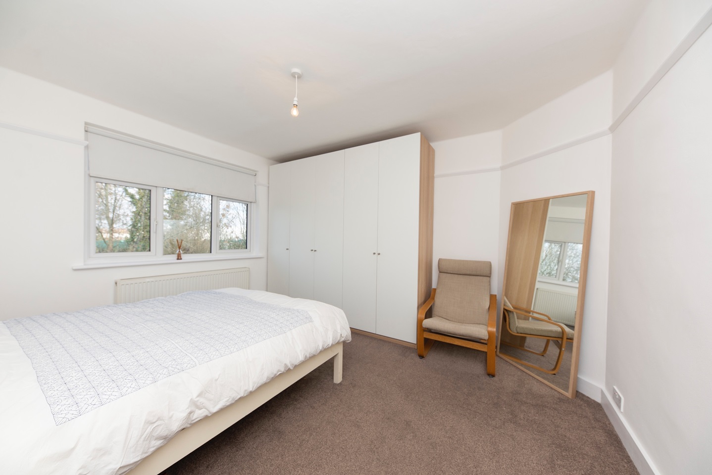 London 2 Bed Flat, Raynes Park, SW20 To Rent Now for £1,850.00 p/m