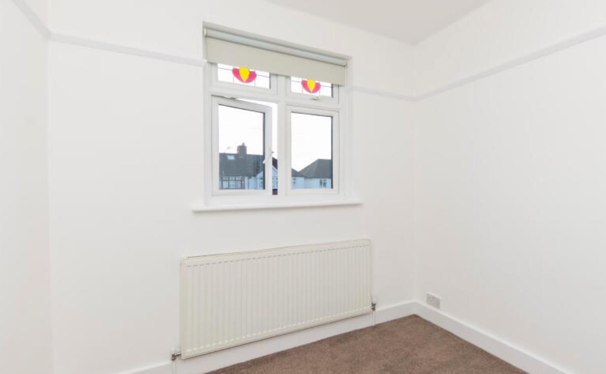 London 2 Bed Flat, Raynes Park, SW20 To Rent Now for £1,850.00 p/m