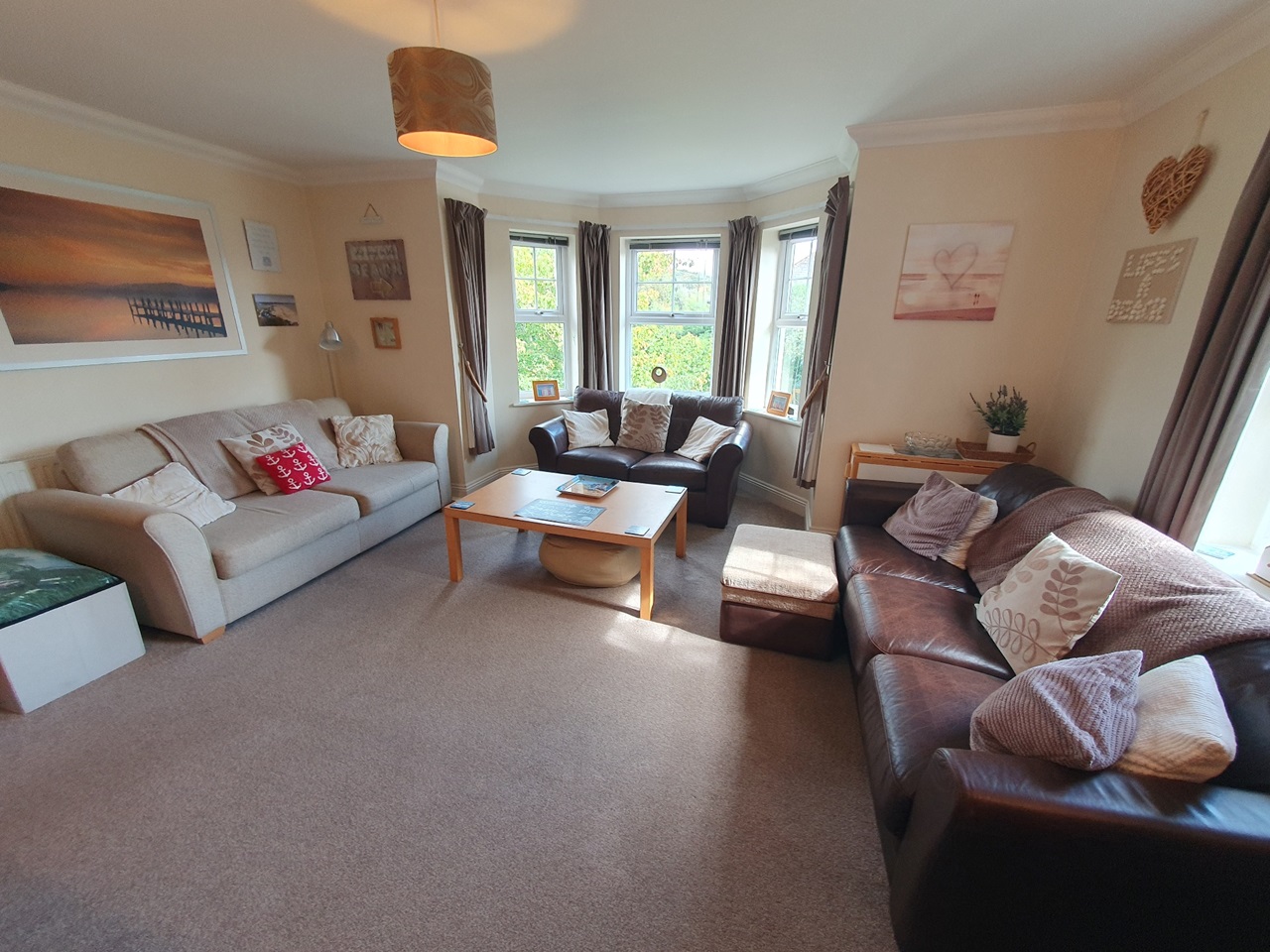 Bournemouth 3 Bed Flat, Keswick Court, BH5 To Rent Now for £1,800.