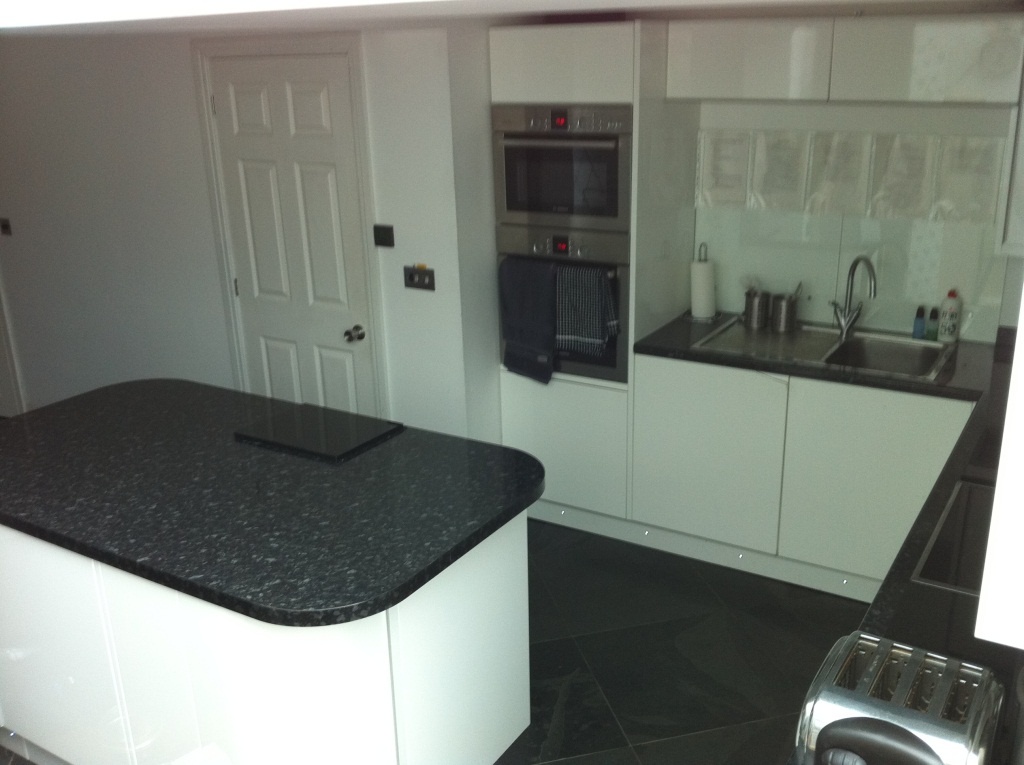 Swindon Room in a Shared House, Morris Street, SN2 To Rent Now for