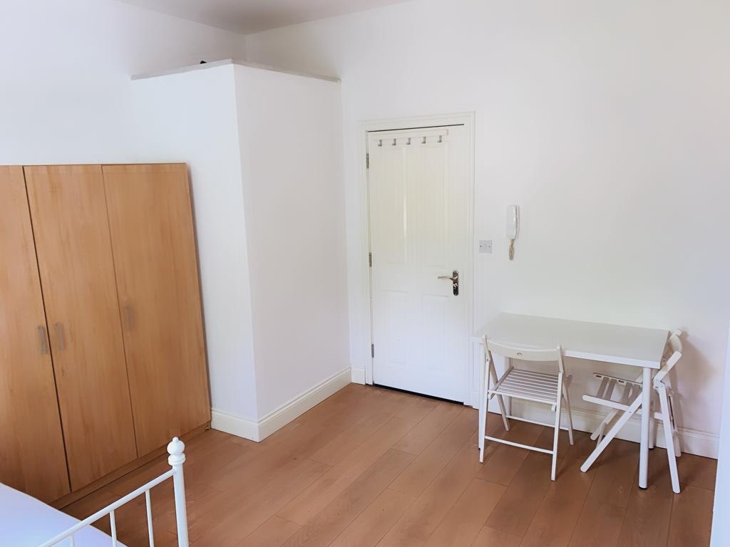 Bournemouth Studio Flat, Wimborne Road., BH2 To Rent Now for £850.