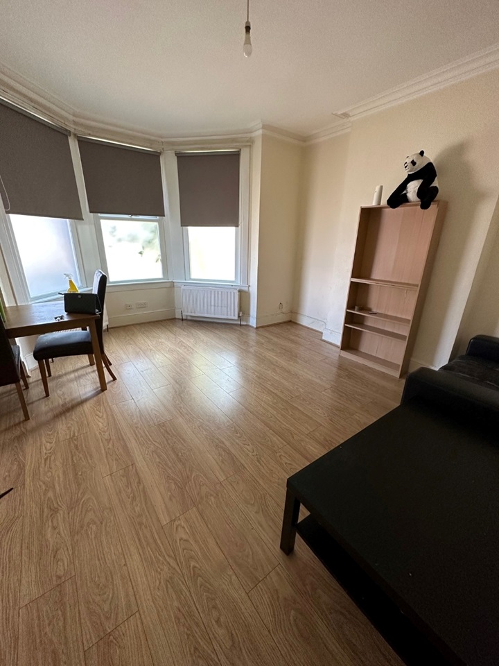 London 2 Bed Flat, Downhills Park Road, N17 To Rent Now for £1,650.