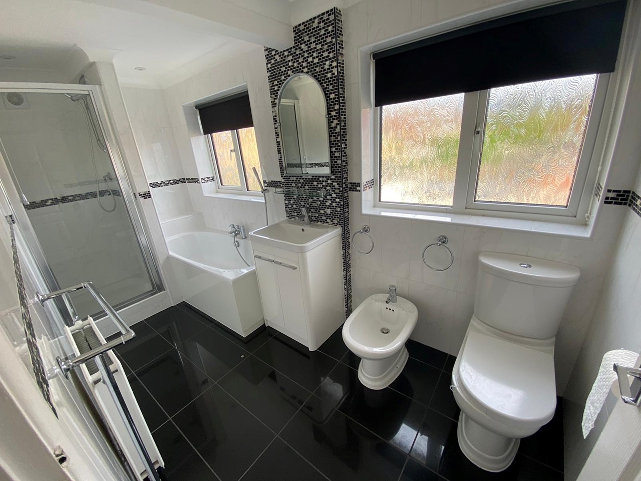 Shepperton 3 Bed SemiDetached House, Lodge Way, TW17 To Rent Now