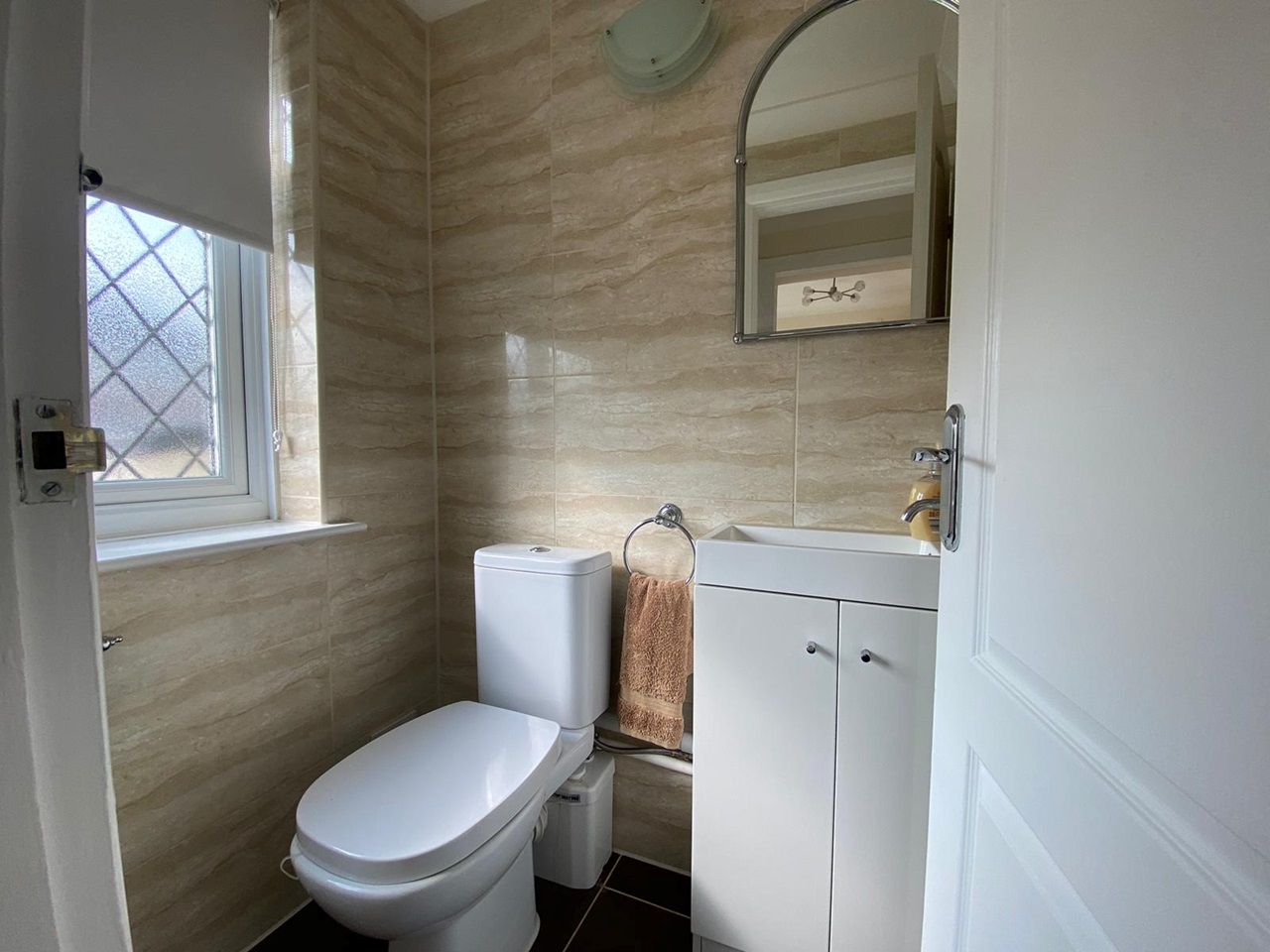 Shepperton 3 Bed SemiDetached House, Lodge Way, TW17 To Rent Now