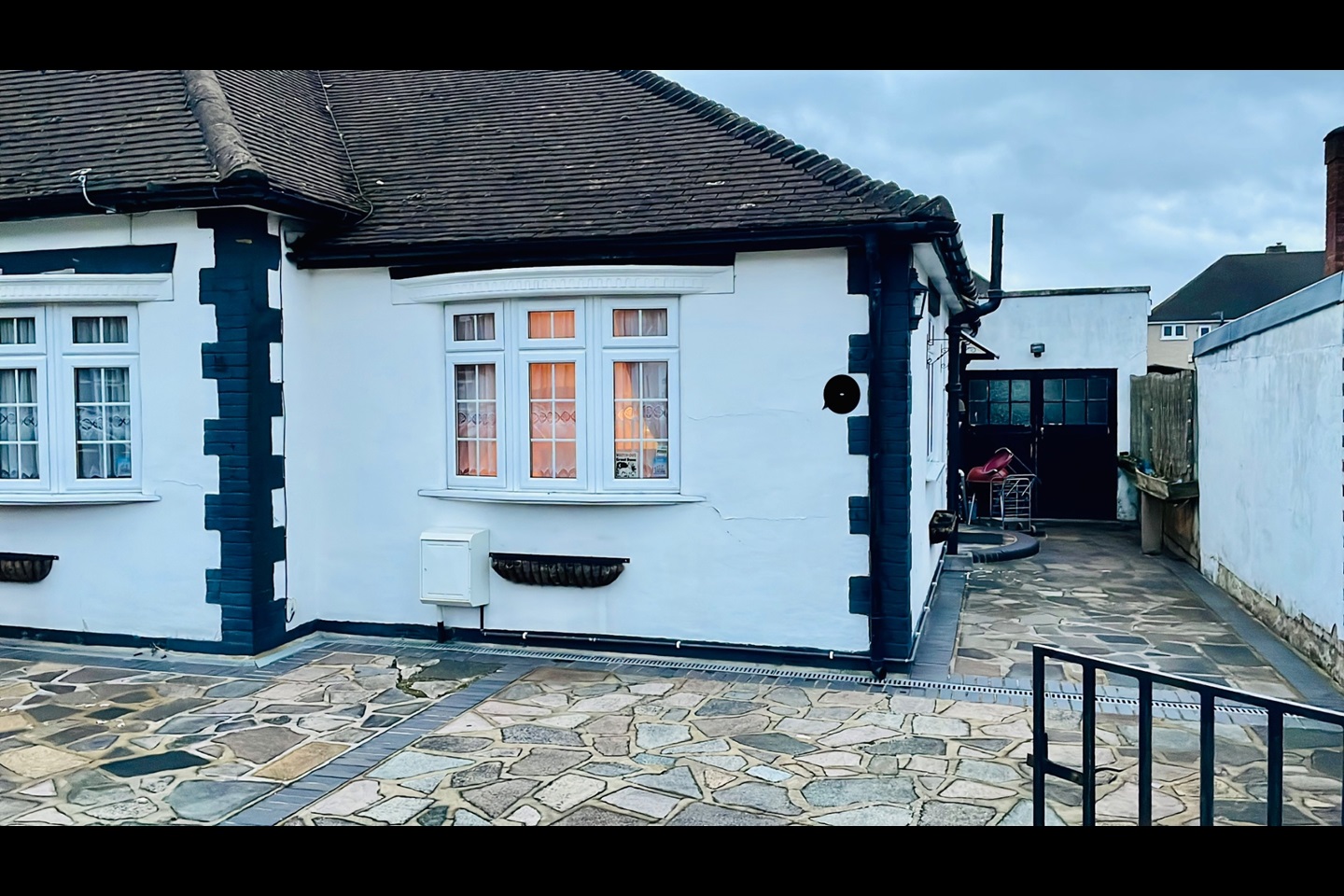 Ruislip 3 Bed Detached House, The Croft, HA4 To Rent Now for £2,400