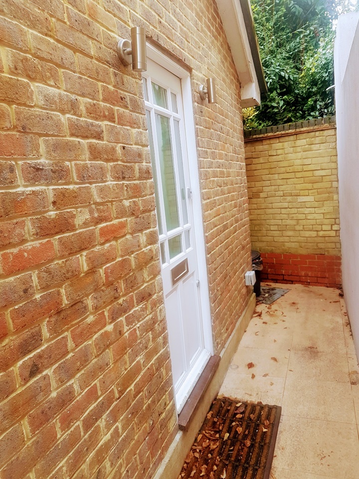 London Studio Flat, Putney, SW15 To Rent Now for £1,365.00 p/m