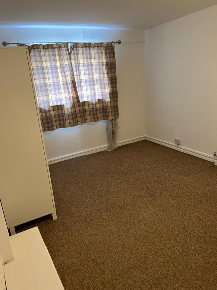 Basildon Room in a Shared House, Ravensfield, SS14 To Rent Now for