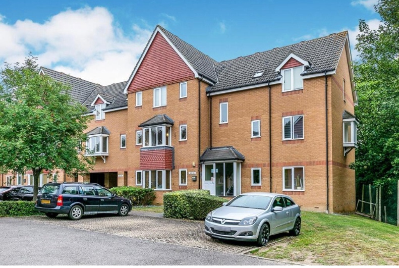 Hitchin 1 Bed Flat, Redoubt Close, SG4 To Rent Now for £975.00 p/m