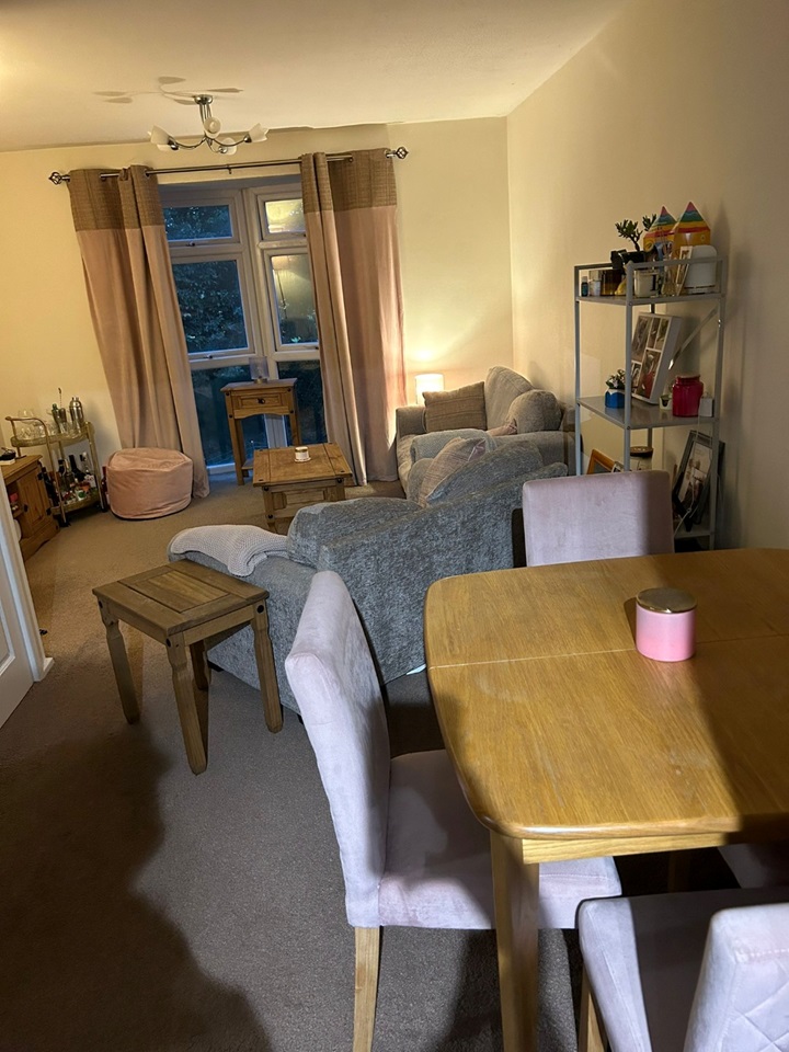 Manningtree 2 Bed Flat, Brantham, CO11 To Rent Now for £845.00 p/m