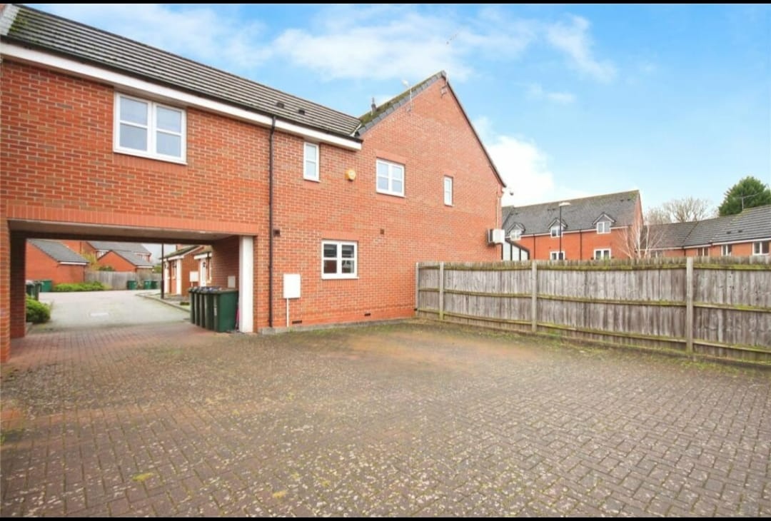 Coventry 3 Bed Terraced House, Hussar Court, CV3 To Rent Now for £