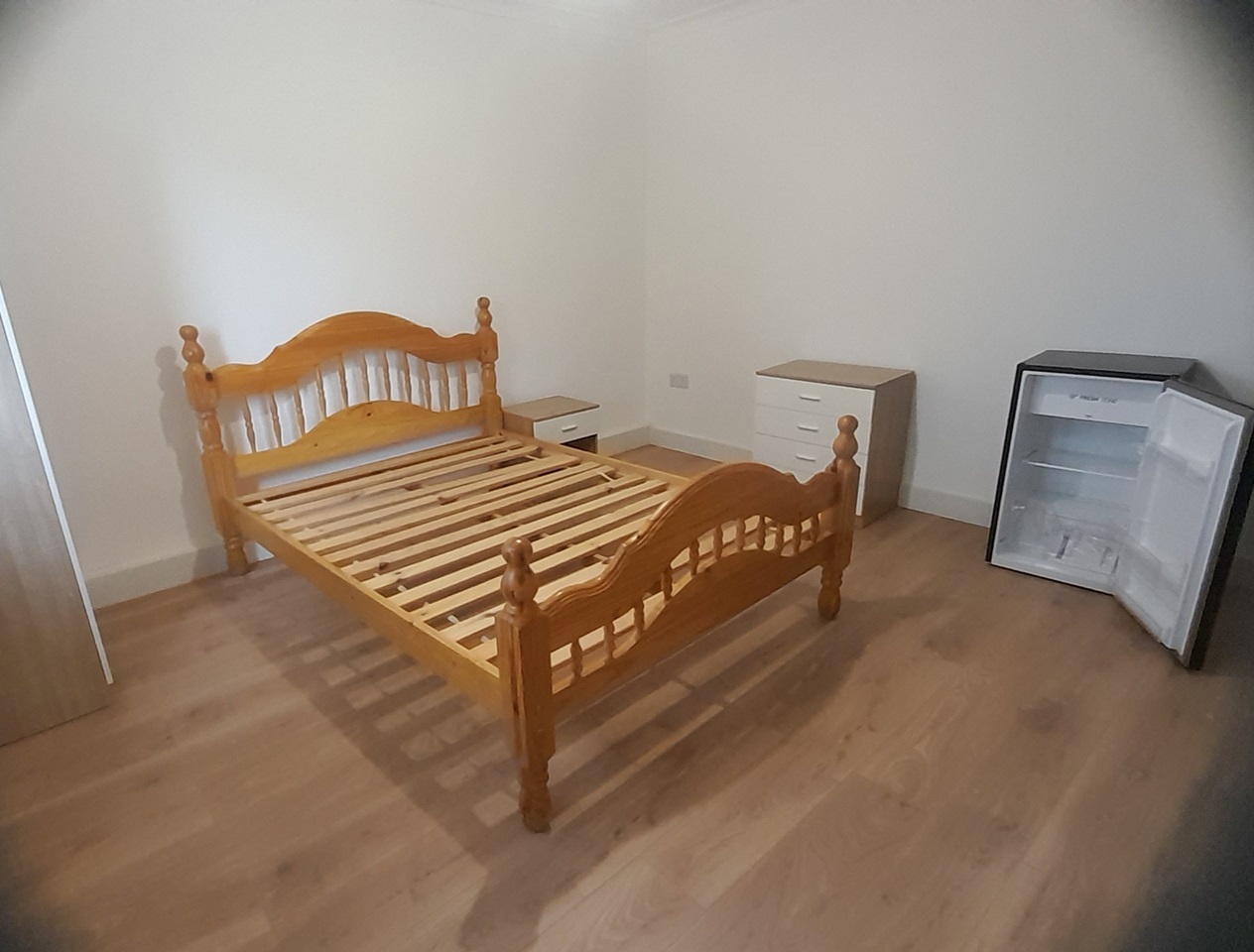 Borehamwood Bedsit, Stapleton Road, WD6 To Rent Now for £1,000.00 p/m