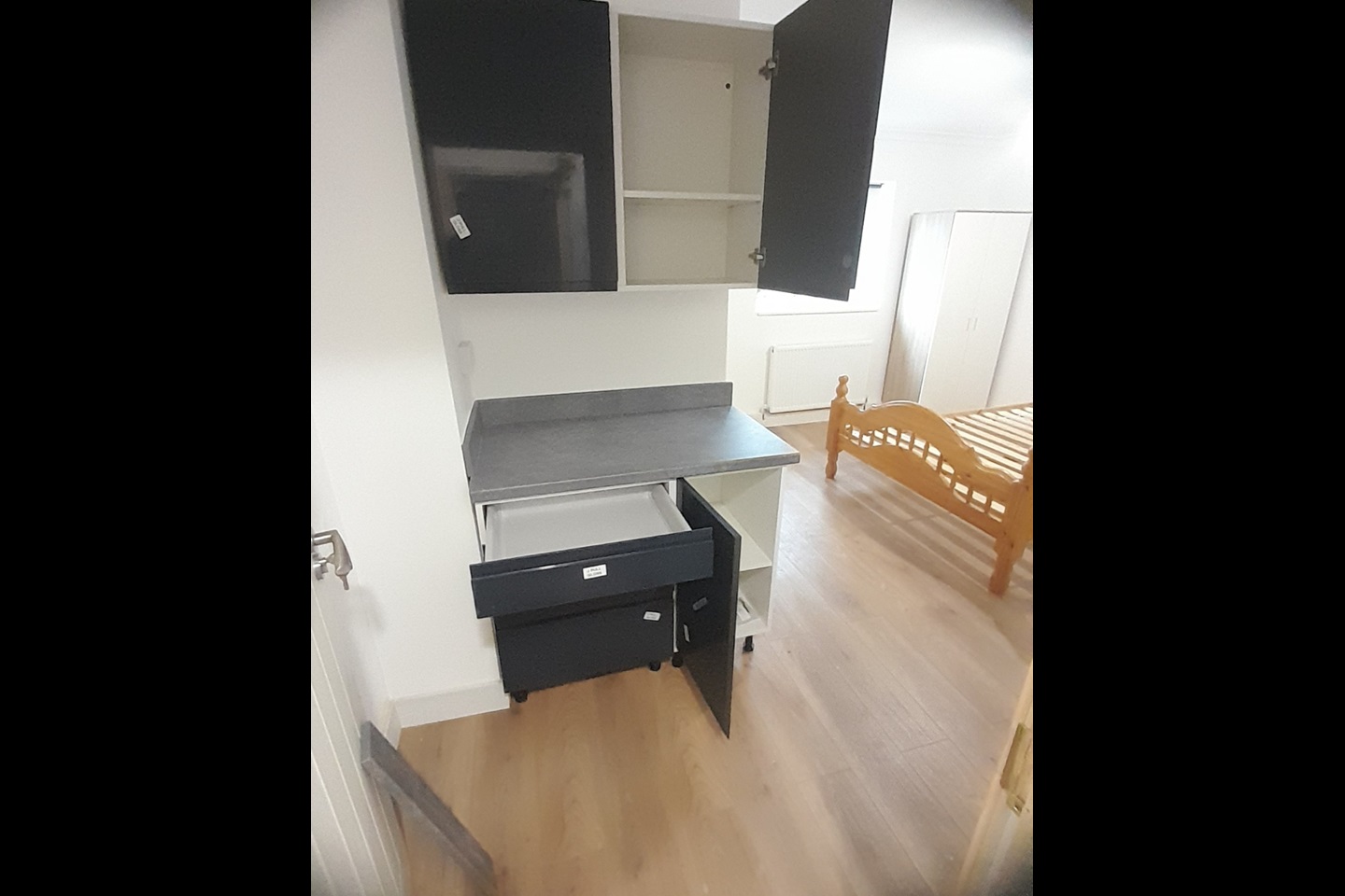 Borehamwood Bedsit, Stapleton Road, WD6 To Rent Now for £1,000.00 p/m