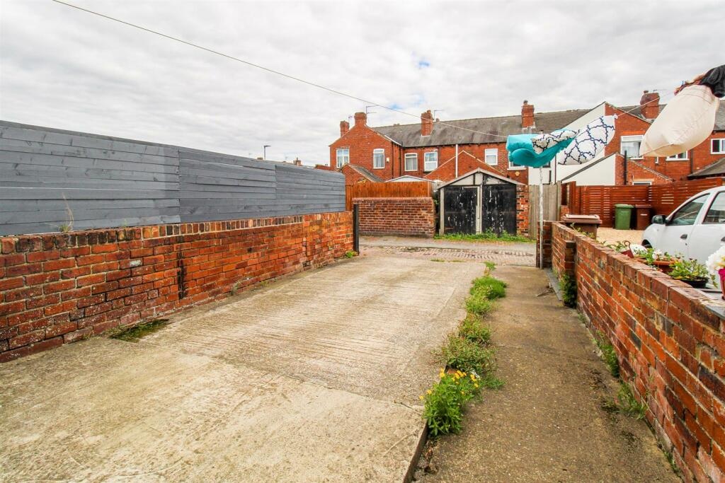Normanton 2 Bed Terraced House, Queen Street, WF6 To Rent Now for £