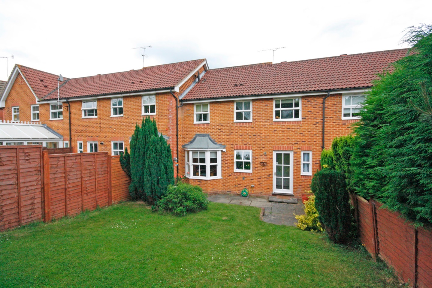 Maidenbower, Crawley 3 Bed SemiDetached House, Tullett Road, RH10