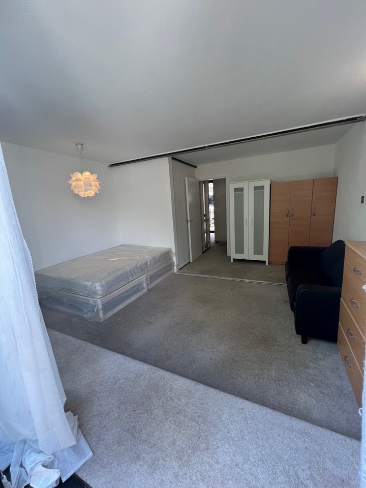 London Room in a Shared House, Rowley Way, NW8 To Rent Now for £1,000.00 p/m