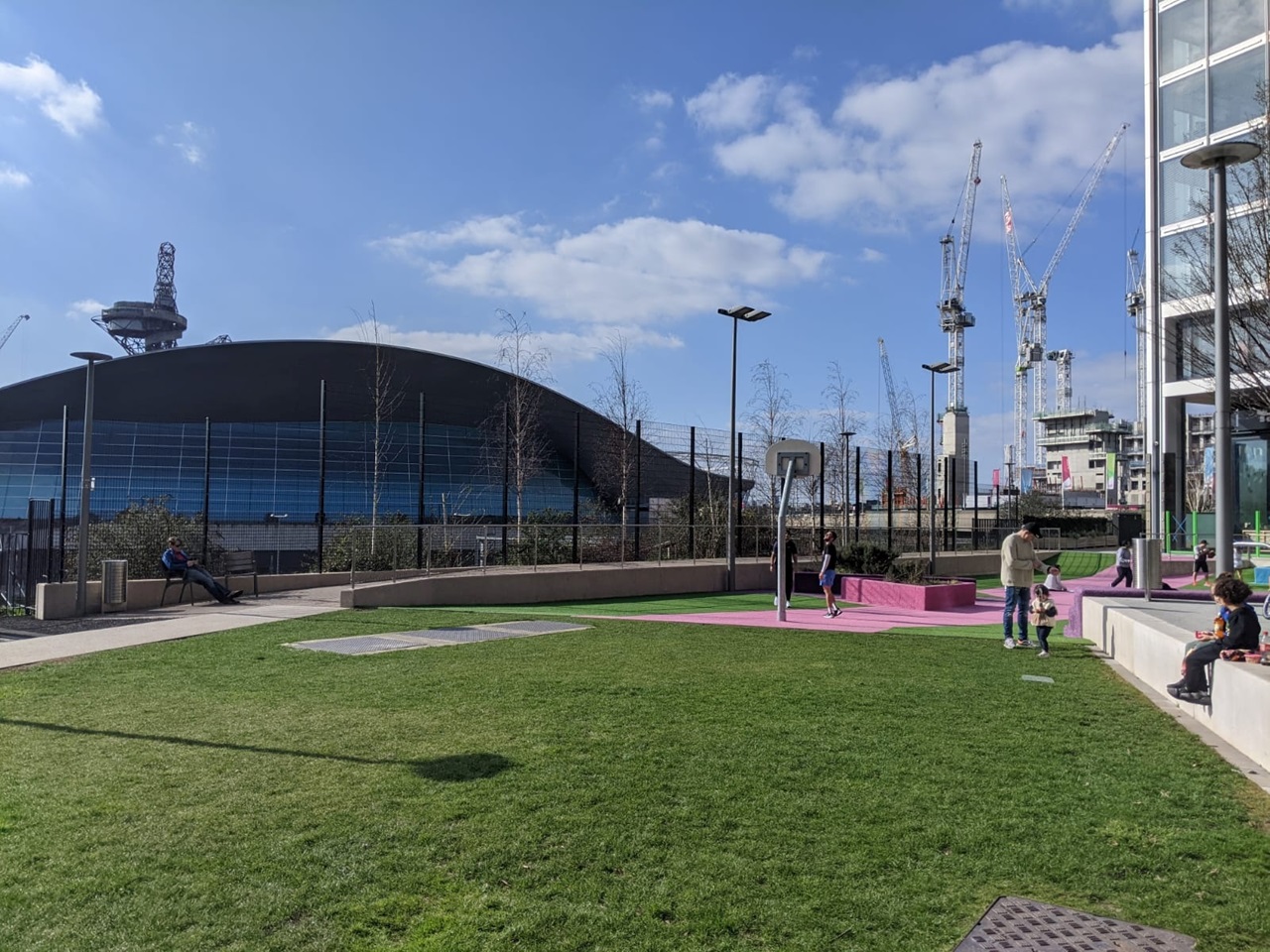 London 2 Bed Flat, Glasshouse Gardens, E20 To Rent Now for £2,700.