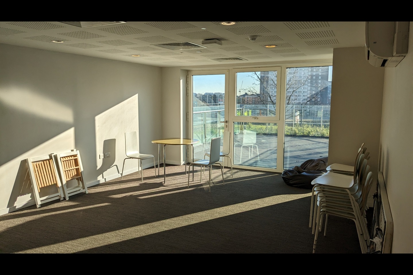 London 2 Bed Flat, Glasshouse Gardens, E20 To Rent Now for £2,700.