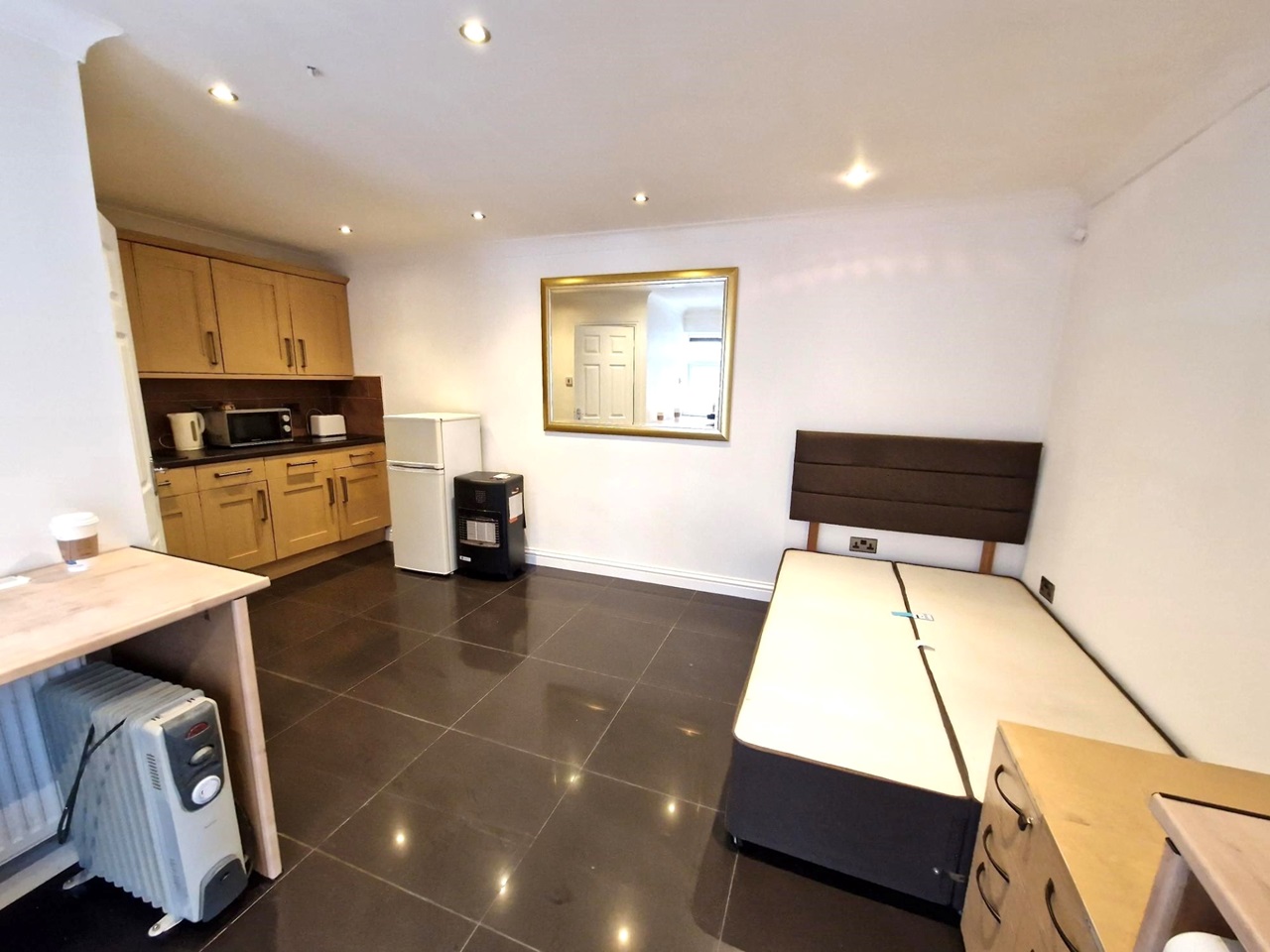 Southall Studio Flat, Kingsbridge Crescent Annex, UB1 To Rent Now for £1,500.00 p/m