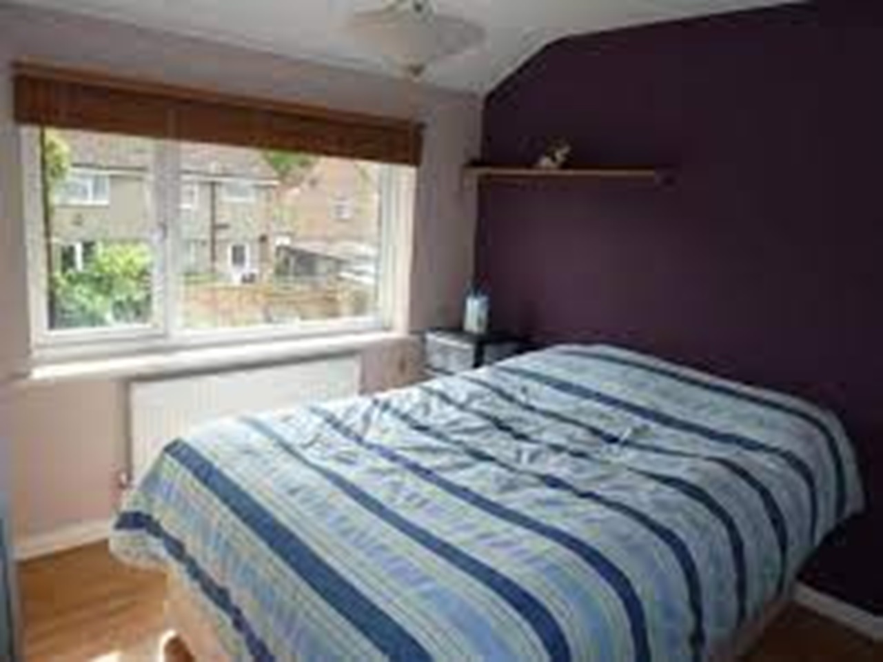 Horsham 3 Bed SemiDetached House, Beech Road, RH12 To Rent Now for