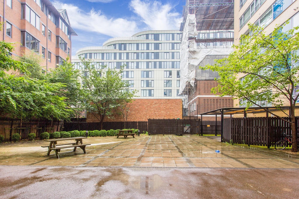 Harrow 1 Bed Flat, Roxborough Heights, HA1 To Rent Now for £1,450.