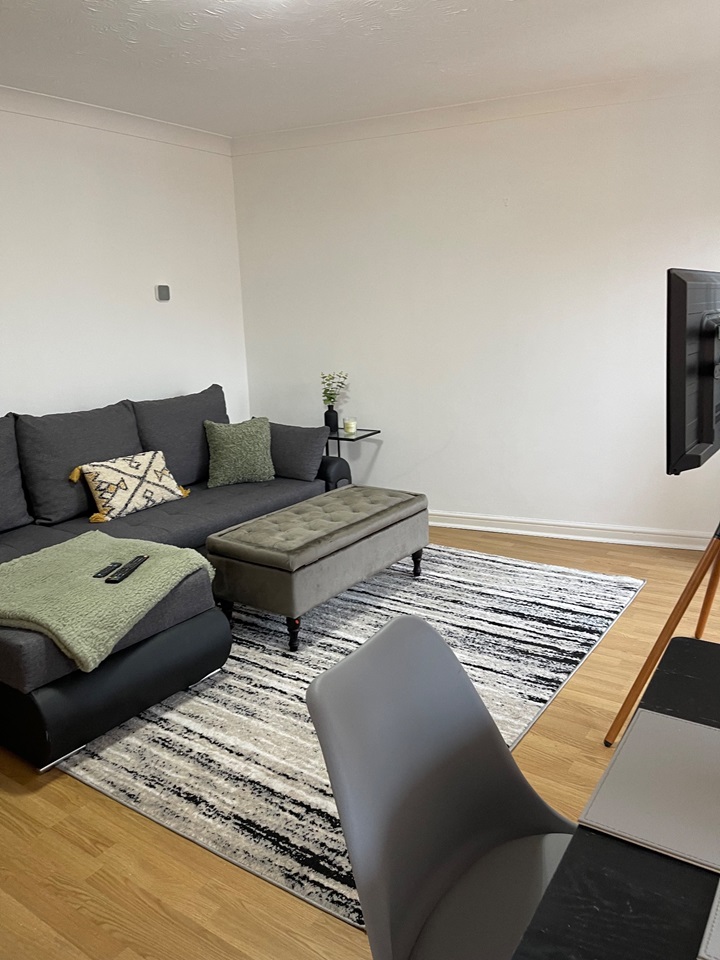 Bedford 2 Bed Flat, Sovereigns Quay, MK40 To Rent Now for £1,150.00 p/m