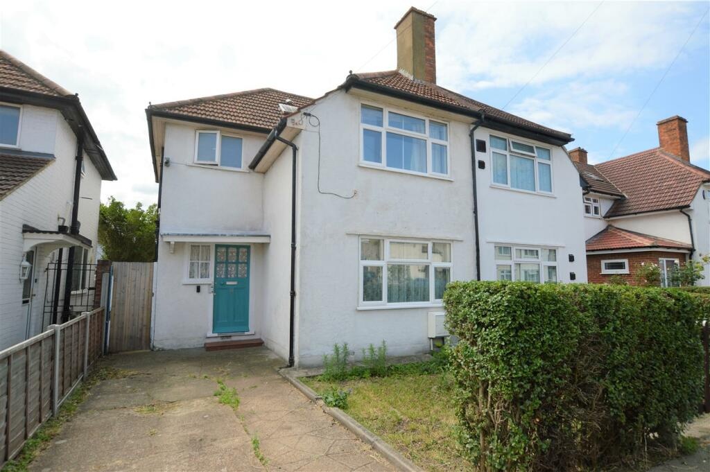 Hounslow 3 Bed SemiDetached House, Wellington Avenue, TW3 To Rent